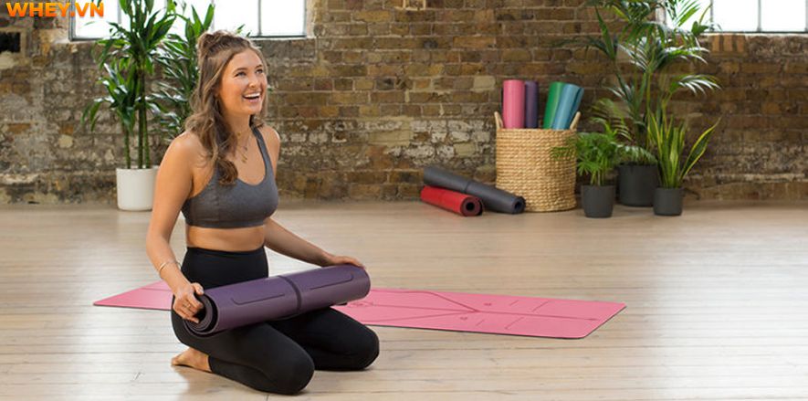 Tại sao cần có thảm yoga? Thảm tập yoga loại nào tốt? Bài viết này WheyShop sẽ giúp bạn giải đáp thắc mắc cũng như giới thiệu Top 13 thảm yoga tốt nhất hiện nay...